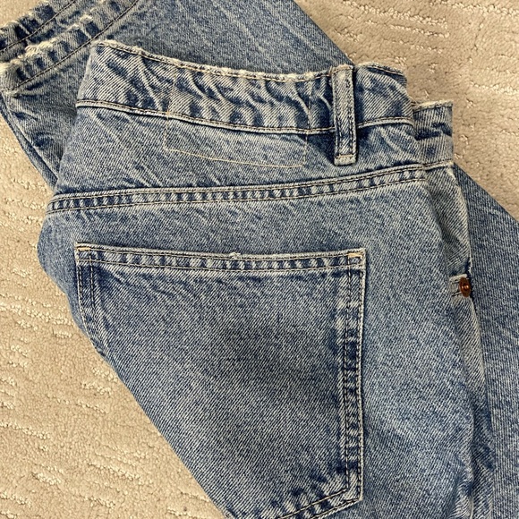 Zara distressed mom fit ankle jeans sz12 - Picture 2 of 4